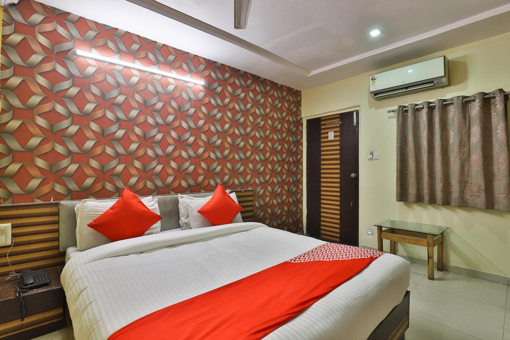 Spot On Hotel Shreeji Palace Ahmadábád Kültér fotó