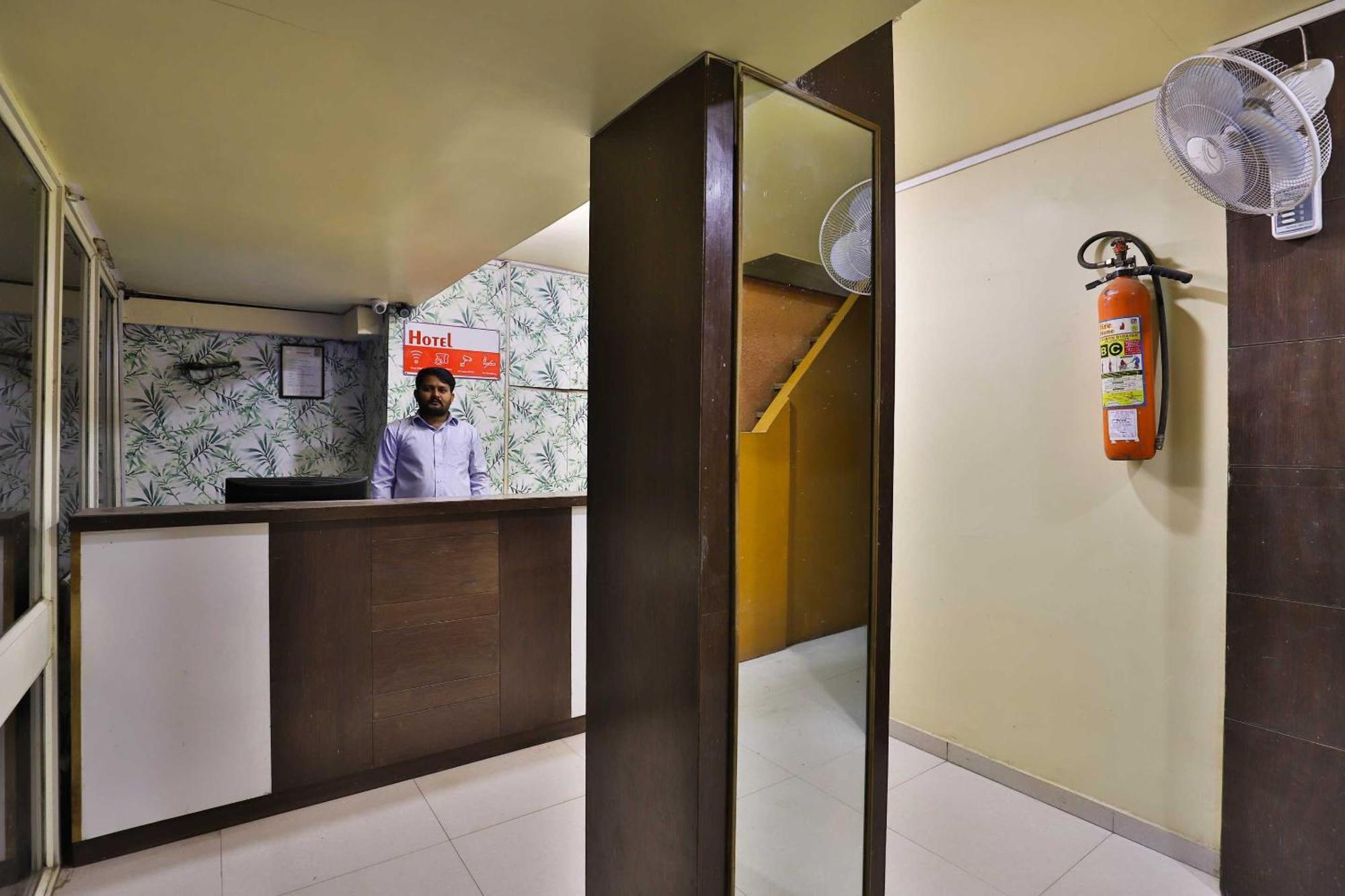 Spot On Hotel Shreeji Palace Ahmadábád Kültér fotó